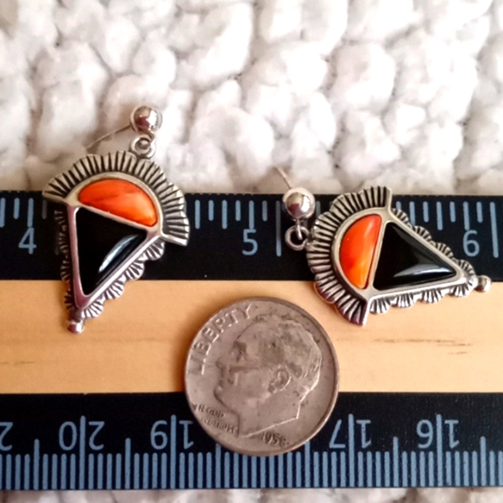 CAROLYN POLLOCK BLACK ONYX AND SPINNEY ORYSTER STERLING SILVER EARRING'S - Picture 3 of 4